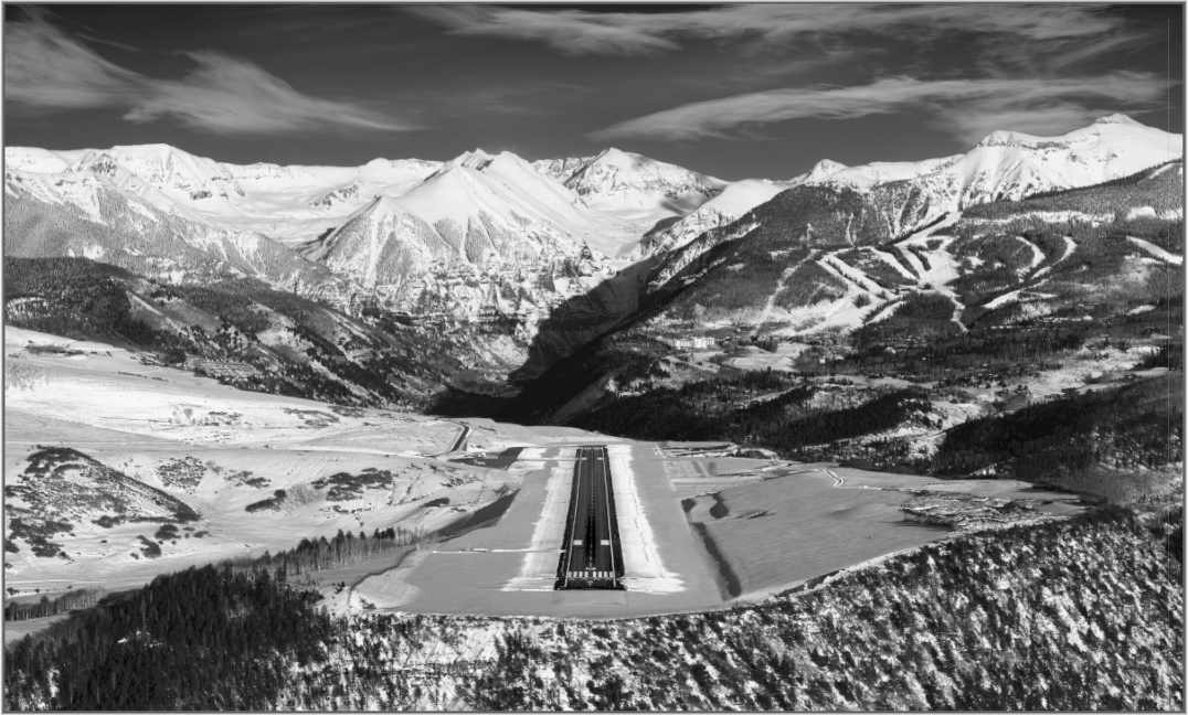 Main image Telluride Airport Runway