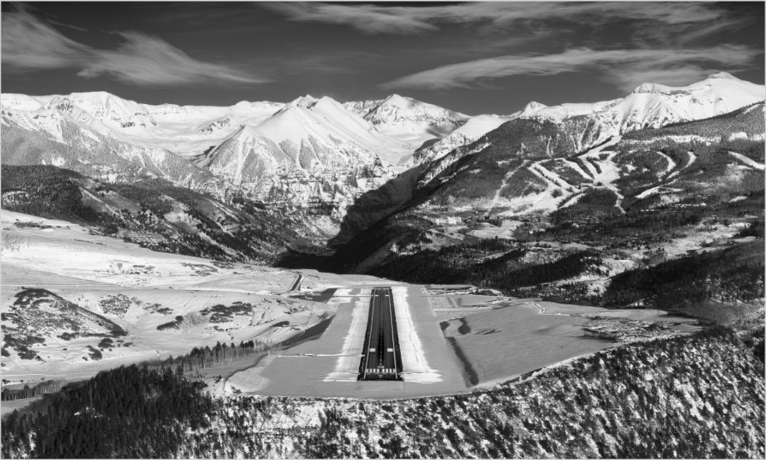Main image Telluride Airport Runway